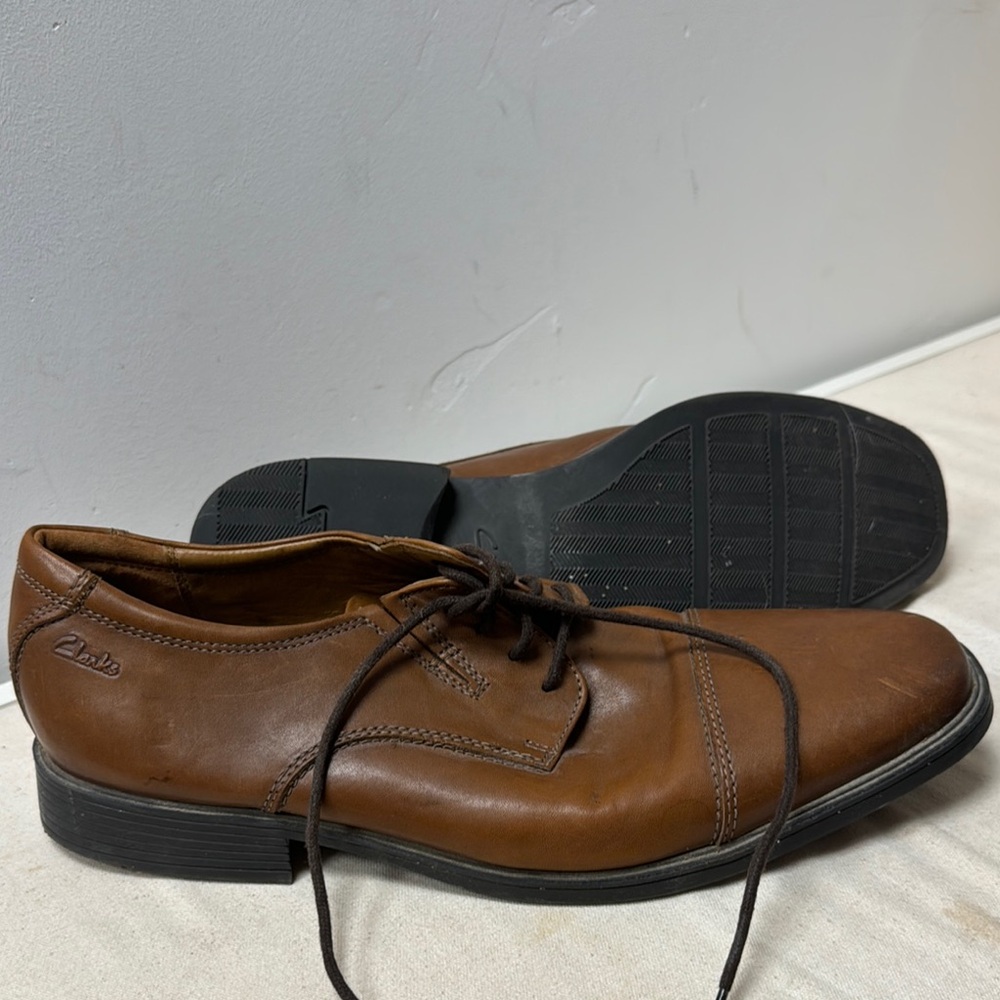 Clarks Men's Brown Leather Dress Shoes Size 10.5